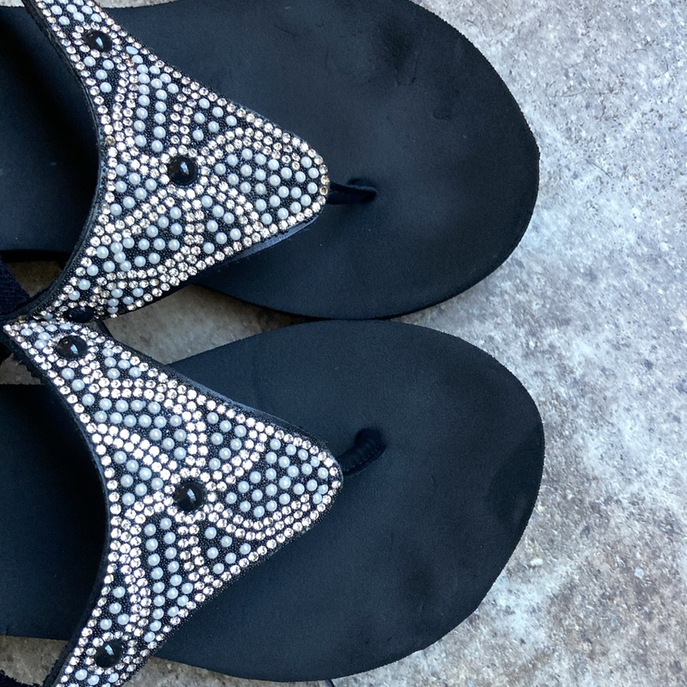 Olivia Miller Foam Wedge Sandals - Picture 4 of 6